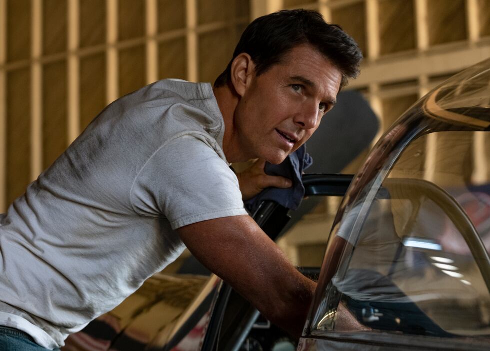 En esta imagen proporcionada por Paramount Pictures Tom Cruise en el papel del capitán Pete...